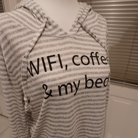 $4 Add-on Gray & White Striped Hoodie - Size Large - Picture 8 of 9